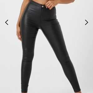 Black vice high waisted coated skinny jeans❤